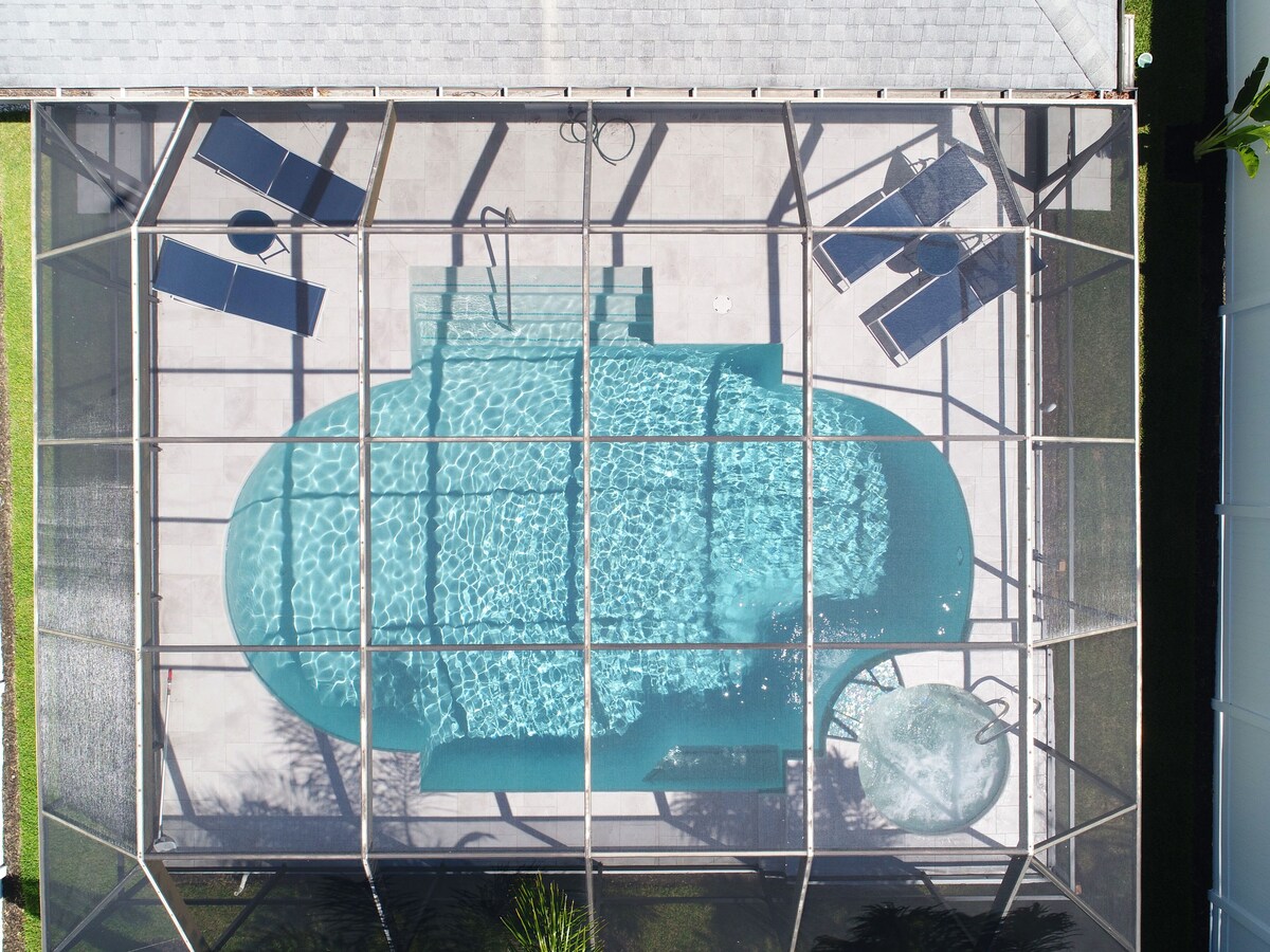 Photo 14 of SUMMER SPECIALS! Luxury Home, Stunning Large Pool/Spa, Near Beaches, FREE Bikes
