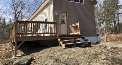 Cabin at private family friendly pond