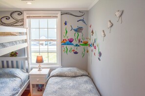 2 bedrooms, iron/ironing board, free WiFi