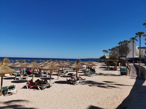 Vlak bij het strand, strandlakens