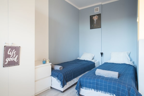 Habitación doble (04 - Urban Art) | Tabla de planchar con plancha, wifi gratis y ropa de cama