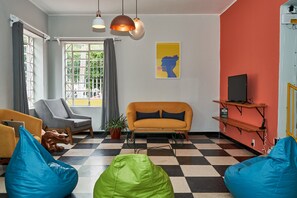 Living area - Hostal Americana (Guadalajara)
