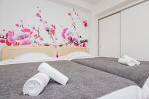 Triple Room | Soundproofing, free WiFi