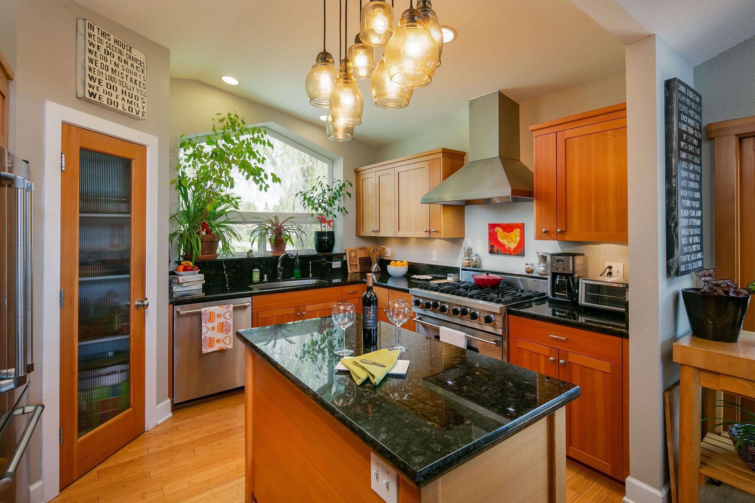 10 Minutes from San Luis Obispo A Hidden Treasure Home Santa Margarita, 30+ days