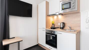 Studio | Eget kök | Kylskåp, mikrovågsugn, ugn och spishäll