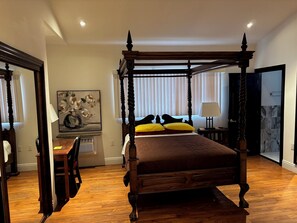 5 bedrooms, desk, iron/ironing board, free WiFi