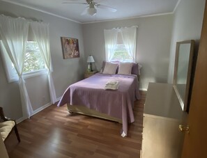 5 dormitorios, cuna de viaje, wifi gratis y ropa de cama