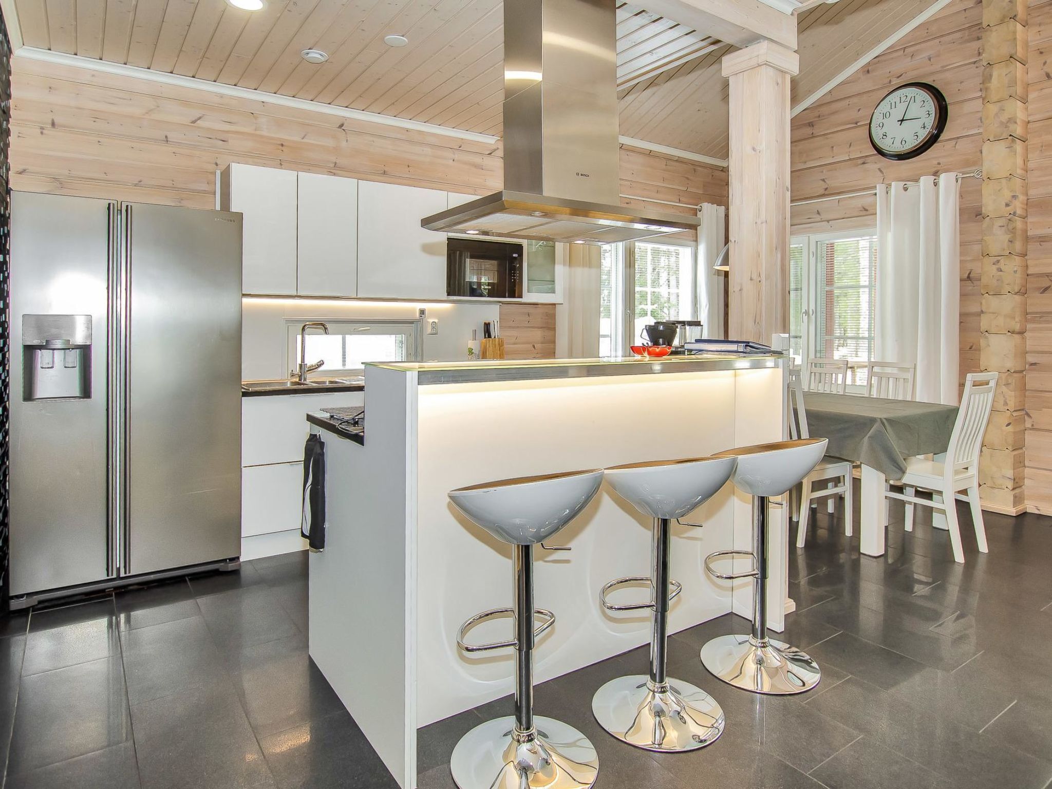 Réfrigérateur, micro-ondes, lave-vaisselle