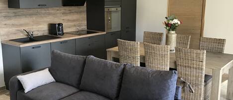 Flat-screen TV, fireplace