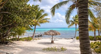 Steps from the Sea - Minutes to Secret Beach 1A