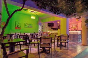 Bar (en el alojamiento)