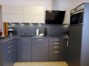Køleskab, mikrobølgeovn, ovn, opvaskemaskine