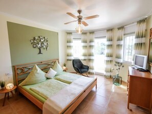 4 bedrooms, iron/ironing board, WiFi - Villa Luz del Sol by Interhome (L'Ametlla de Mar)