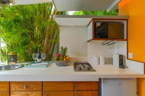 Geladeira, cafeteira/chaleira