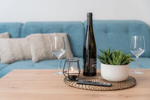 Unclassified image, 2 of 24, button