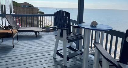 Beautiful New Beach Front Home just minutes from Biloxi casinos!