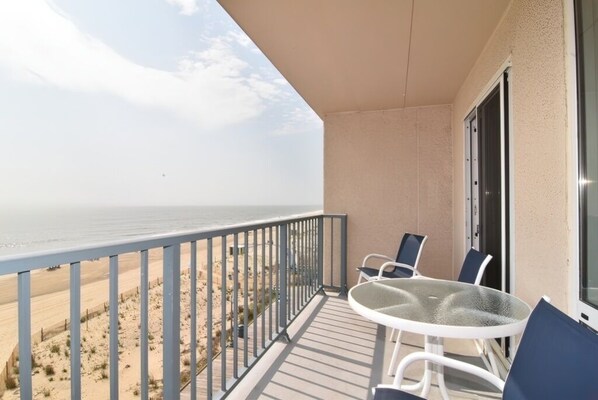 Property grounds - OCEAN FRONT CONDO. ENJOY YOUR MORNING COFFEE SITTING ON YOUR PRIVATE BALCONY WATCHING THE SUNRISE. (Rehoboth Beach)
