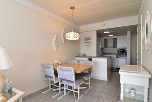 Dining - OCEAN FRONT CONDO. ENJOY YOUR MORNING COFFEE SITTING ON YOUR PRIVATE BALCONY WATCHING THE SUNRISE. (Rehoboth Beach)