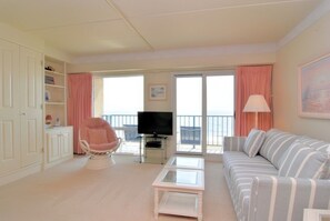 TV - OCEAN FRONT CONDO. ENJOY YOUR MORNING COFFEE SITTING ON YOUR PRIVATE BALCONY WATCHING THE SUNRISE. (Rehoboth Beach)