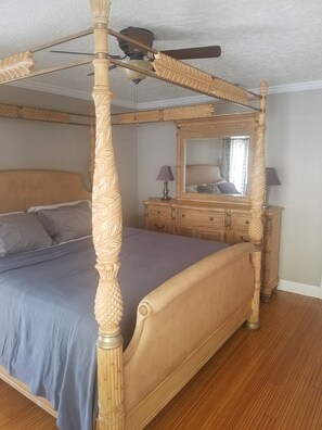 3 chambres, fer et planche à repasser, Wi-Fi, draps fournis