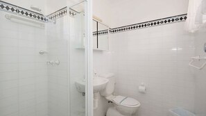Shower, towels