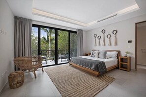 10 bedrooms, iron/ironing board, travel crib, internet