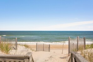 Beach - Pelican Post: Oceanfront, Private Walkway to Beach (Duck)