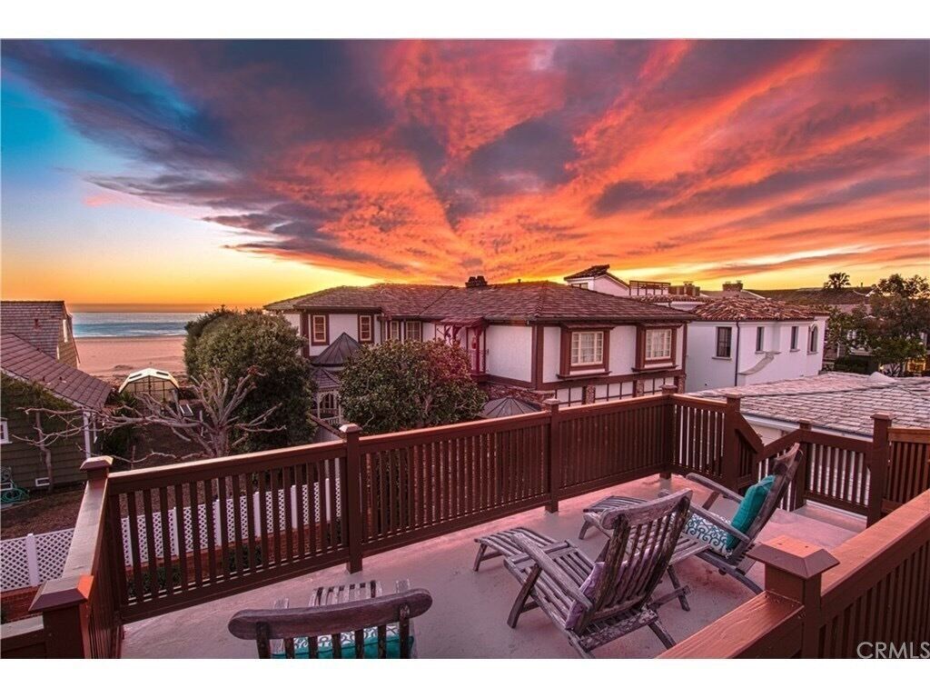 Beautiful Beach View Home steps from the sand on the Balboa Peninsula in Newport