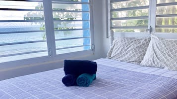 3 bedrooms, iron/ironing board, WiFi, bed sheets