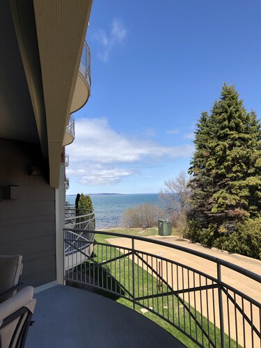 Your Traverse City beach retreat, in a spacious condo with upscale furnishings