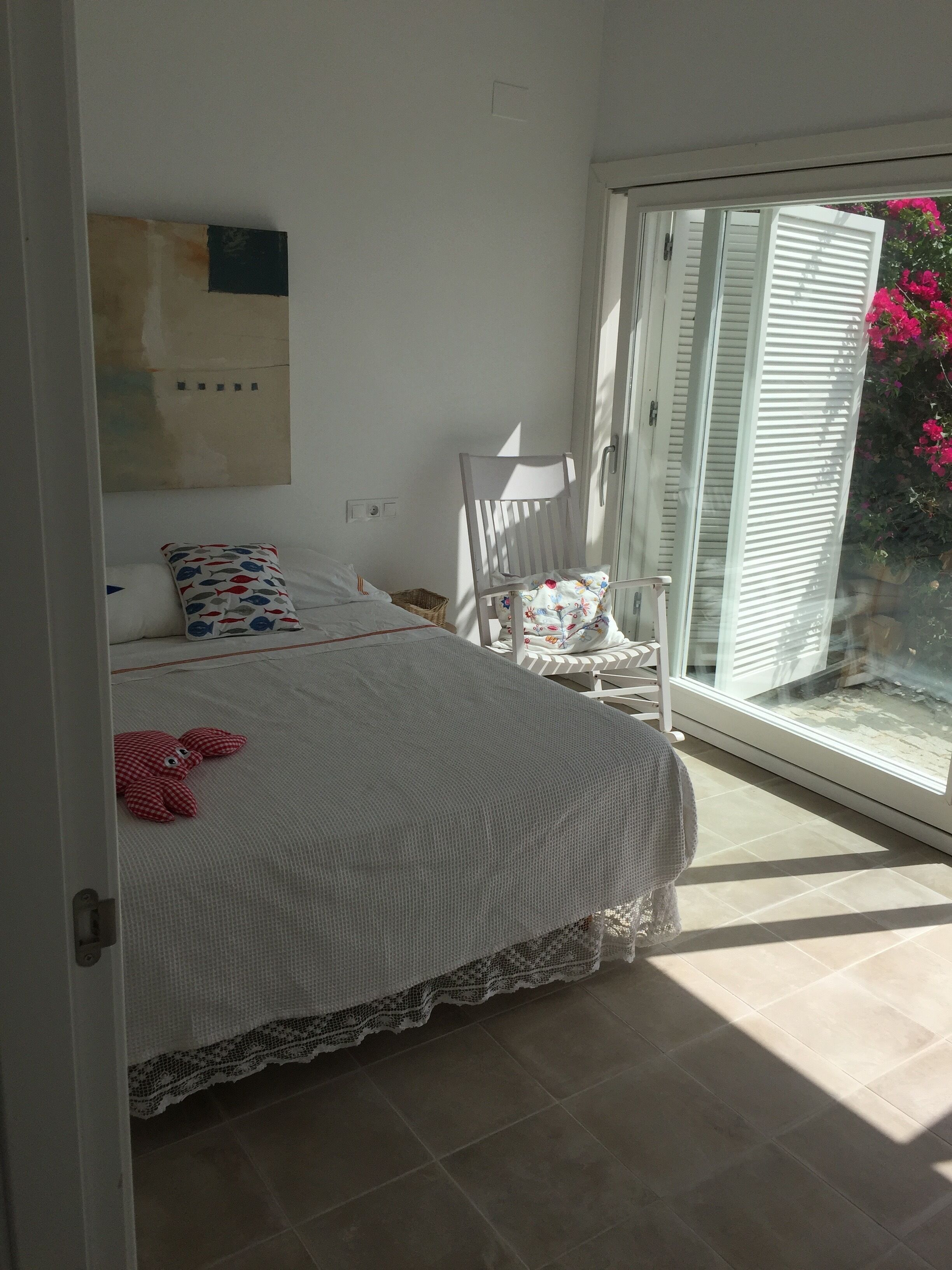 7 chambres, coffres-forts dans les chambres, fer et planche à repasser