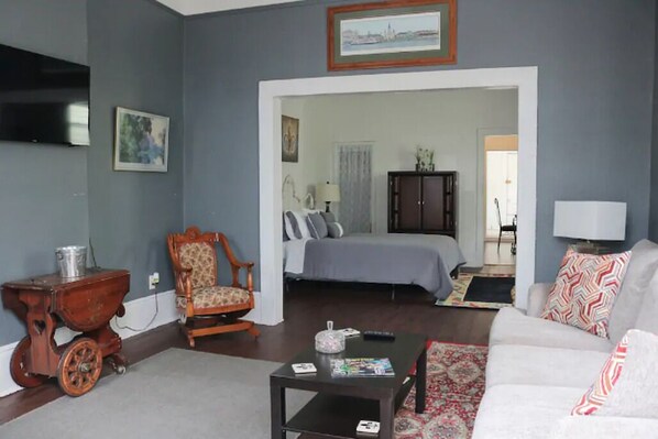 1 bedroom, desk, iron/ironing board, free WiFi