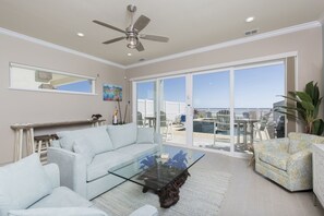 Smart TV, DVD player