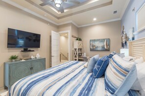 5 chambres, fer et planche à repasser, lit de bébé portatif