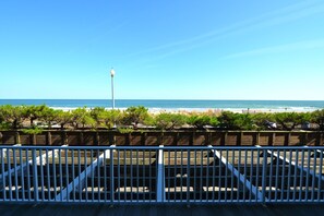Beach - Edgewater House - Ocean Front Units With Spectacular Views! (Rehoboth Beach)