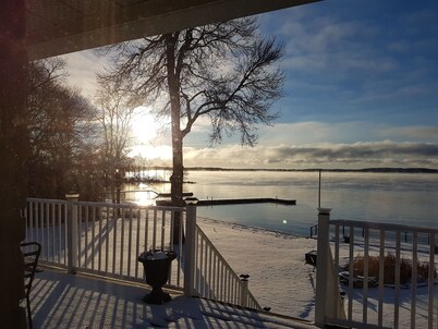 Home of 1000 Island#1-Directly on STL  river, private beach & FREE boat docking 