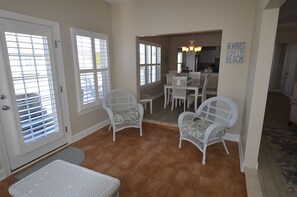 Dining - Less than 2 miles to the beach and boardwalk! (Rehoboth Beach)