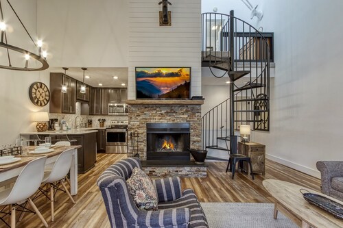 5⭐ location in Gatlinburg 3Bd/3Bth ~ Best Location ~ 5 Minute Walk to Downtown