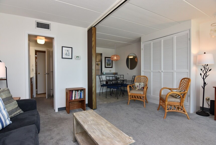 Ocean Front Condo. Enjoy Your Morning Coffee Sitting On Your Private Balcony Watching The Sunrise. - Deauville Beach, DE
