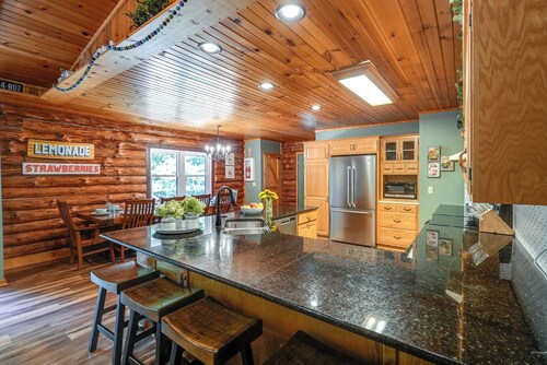 NEW *Indoor Pool* | Game Rm, Private Log Cabin - Fun for All Ages 4b/3b sleep 14