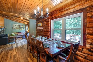 Dining - NEW *Indoor Pool* | Game Rm, Private Log Cabin - Fun for All Ages 4b/3b sleep 14 (Dover)
