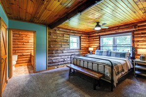 4 bedrooms, desk, iron/ironing board, travel crib - NEW *Indoor Pool* | Game Rm, Private Log Cabin - Fun for All Ages 4b/3b sleep 14 (Dover)