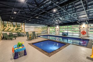 A heated pool - NEW *Indoor Pool* | Game Rm, Private Log Cabin - Fun for All Ages 4b/3b sleep 14 (Dover)