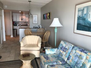TV - OCEAN FRONT CONDO. ENJOY YOUR MORNING COFFEE SITTING ON YOUR PRIVATE BALCONY WATCHING THE SUNRISE. (Rehoboth Beach)