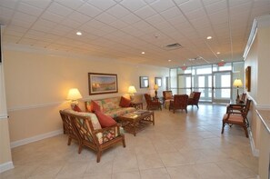 TV - OCEAN FRONT CONDO. ENJOY YOUR MORNING COFFEE SITTING ON YOUR PRIVATE BALCONY WATCHING THE SUNRISE. (Rehoboth Beach)