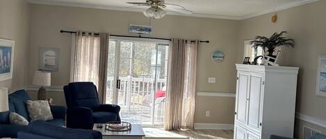 TV, DVD player, books, stereo