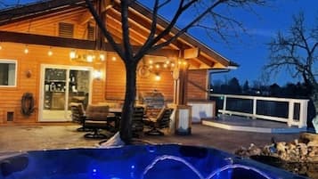 Bain à remous extérieur