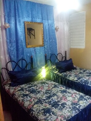 Classic Room, 2 Single Beds | Individually decorated, individually furnished, bed sheets