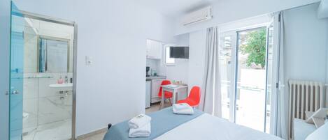 1 chambre, fer et planche à repasser, accès au Wi-Fi (inclus)