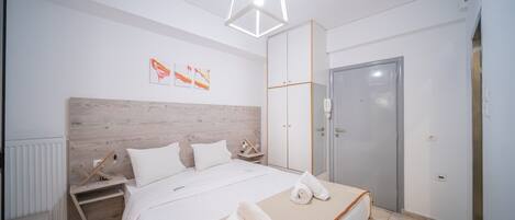 1 chambre, fer et planche à repasser, Wi-Fi gratuit, draps fournis